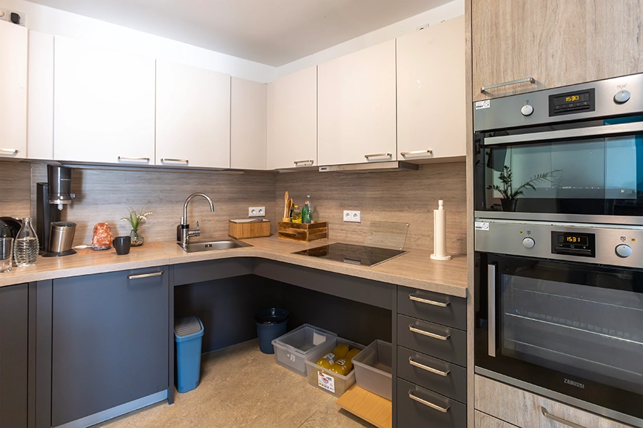 intensivpflege-wohngemeinschaften-amalia-altenpflege-intensivpflege-beatmungspflege-neptun-eingliederungshilfe-traunstein-01